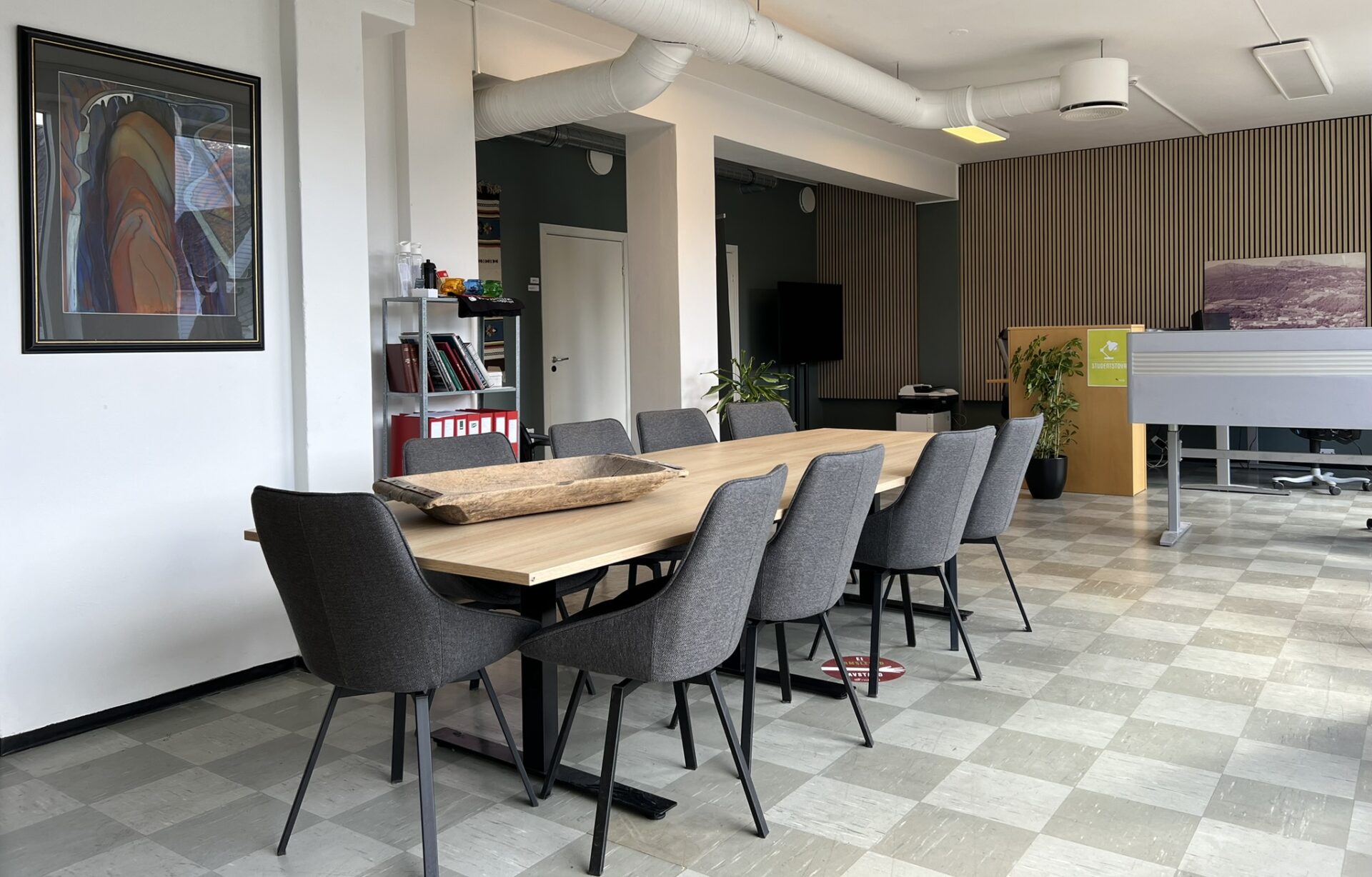 Stort bord i rom, Studentstova